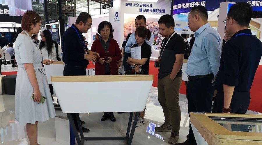 厲害了!兆日科技金融展位受多家媒體高度關(guān)注! 厲害了!兆日科技金融展位受多家媒體高度關(guān)注!